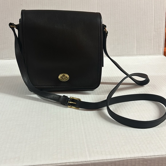 Coach Vintage Adjustable Shoulder Strap Bag - Picture 2 of 16